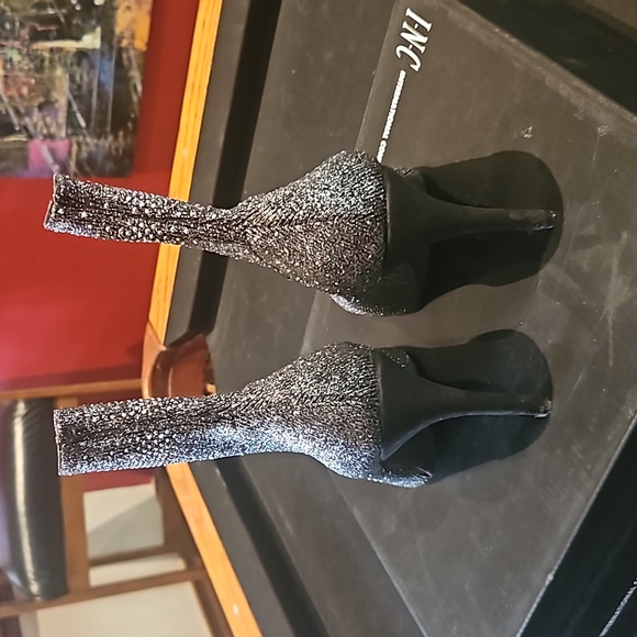 Inc international concept women's Rie to fabric peep toe pewter knit booties - Picture 4 of 6